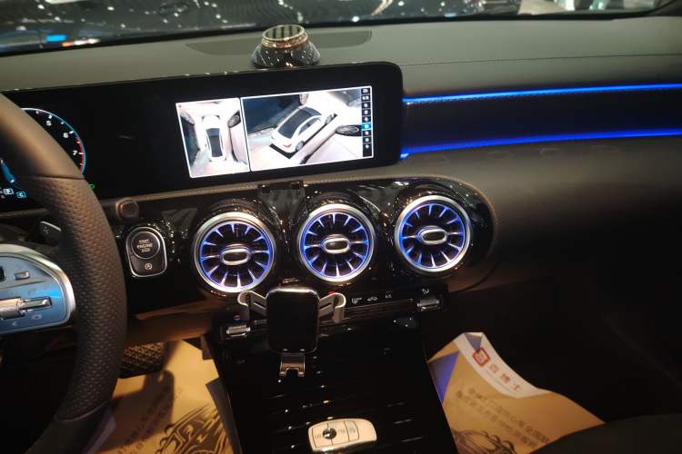 Used Mercedes-Benz A-Class 2021 A 200 L Sport Sedan Fashion Model
