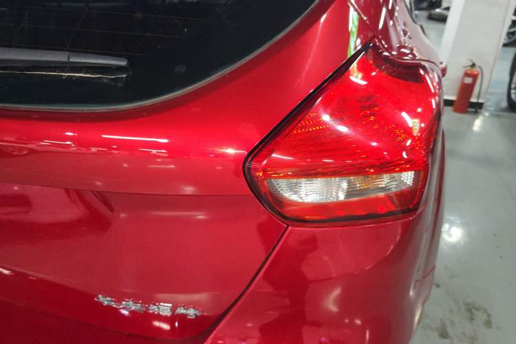 Used Ford Focus 2018 Hatchback Classic 1.6L Automatic Comfort Plus SmartDrive Edition Right Rear Taillight