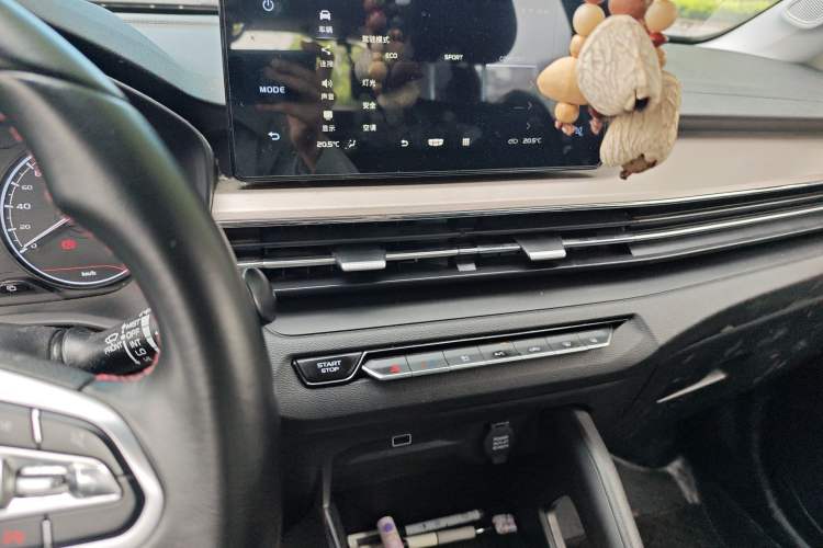 Used Geely Auto Vision X3 2021 PRO 1.5L CVT Deluxe Model Audio And AC Panel