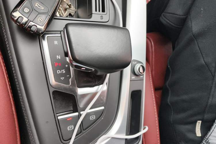 Used Audi A4L 2022 40 TFSI Luxury Dynamic Model
