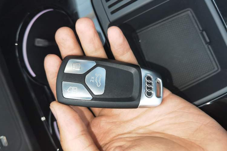 Used Audi A4L 2023 40 TFSI quattro Luxury Dynamic Edition Vehicle Key