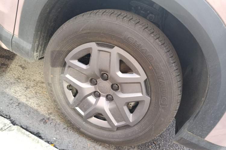 Used BYD Yuan UP 2025 Intelligent Driving Version 401 KM Dynamic Edition Right Front Wheel Hub