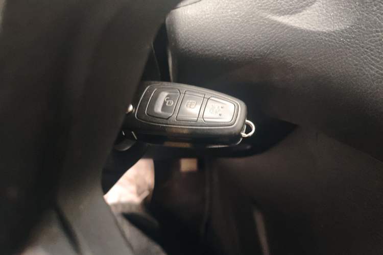 Used Ford Focus 2012 Hatchback 1.6L Automatic Fashion Edition
