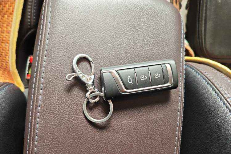 Used GAC Trumpchi GS4 2018 235T Automatic Two-Wheel Drive Luxury Smart Connectivity Millionth Anniversary Edition Vehicle Key