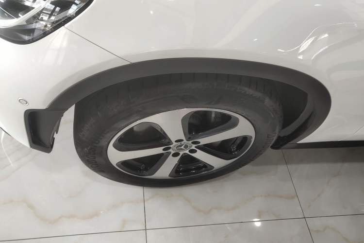 Used Mercedes-Benz GLC 2022 Facelifted GLC 260 L 4MATIC Dynamic Edition Left Front Wheel Hub