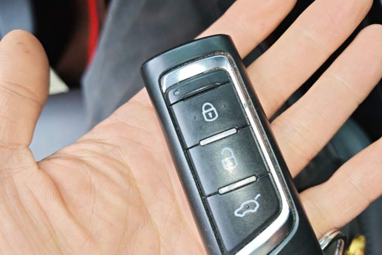 Used GAC Trumpchi GS4 2019 270T Automatic Two-Wheel Drive Luxury Smart Connectivity Model Vehicle Key