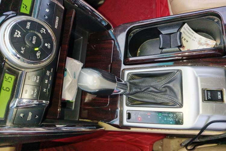 Used Toyota Reiz 2012 2.5V Fengdu Elite Stylish Edition Gear Lever