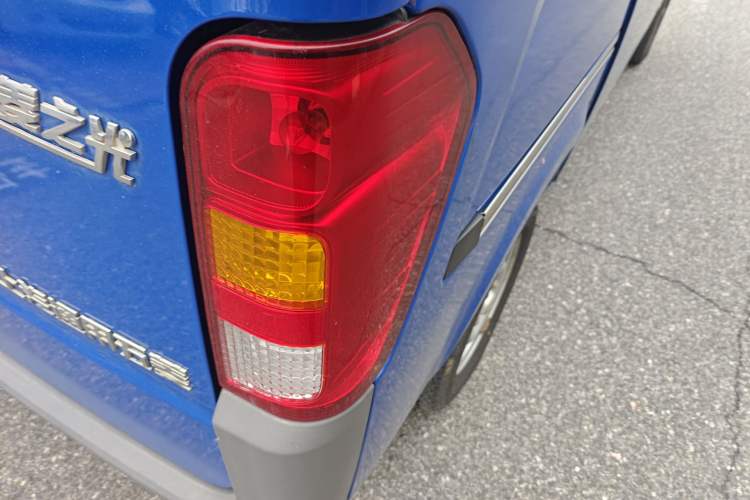 Used Wuling Zhiguang 2020 1.2L Practical Model China VI LSI Right Rear Taillight