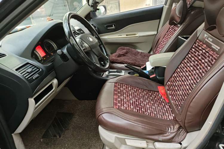 Used Bestune B50 2011 1.6L automatic with sunroof
