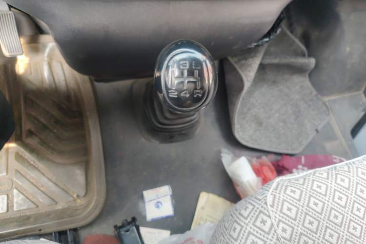 Used Ford Classic Transit 2013 2.8T Diesel Logistics Model with Short Wheelbase and Mid-Roof JX493ZLQ4