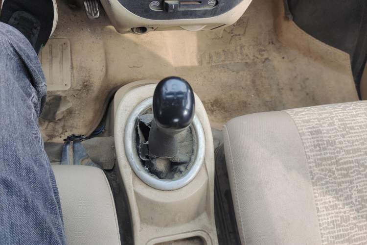 Used BAIC Weiwang 306 2011 1.3L Comfort version 7 seats Gear Lever