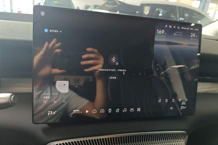 Used XPeng X9 2024 702 Ultra-Long Range Pro
