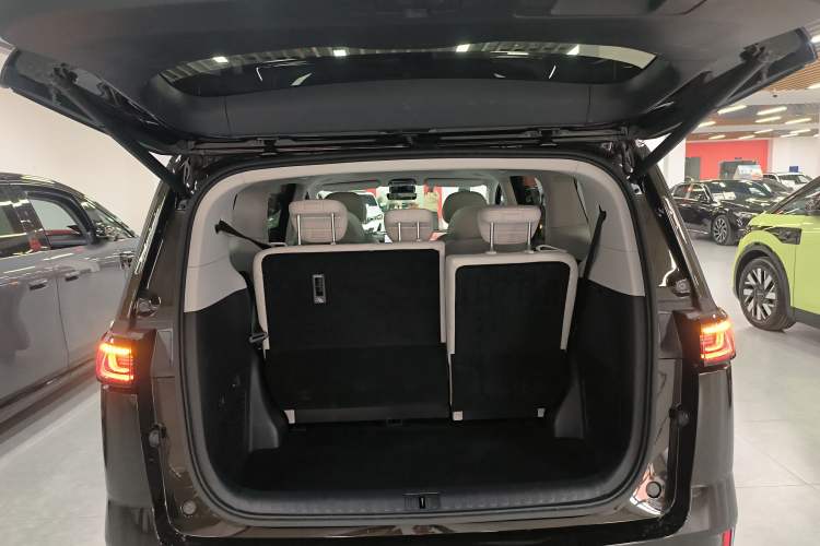 Used VOYAH Dream 2025 PHEV Four-Wheel-Drive Flagship Kunpeng Edition