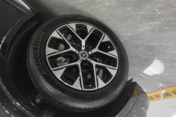 Used Mercedes-Benz GLC 2023 Facelift GLC 260 L 4MATIC Luxury Version 5 Seats Exterior 4