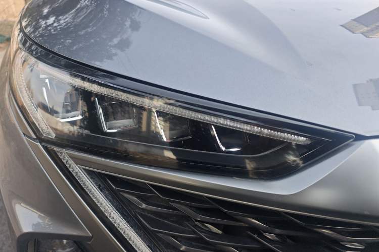 Used Roewe RX9 2023 2.0T Two-Wheel Drive Enjoyment Version
