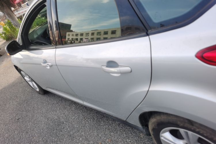 Used Ford Focus 2012 Hatchback 1.6L Automatic Fashion Edition
