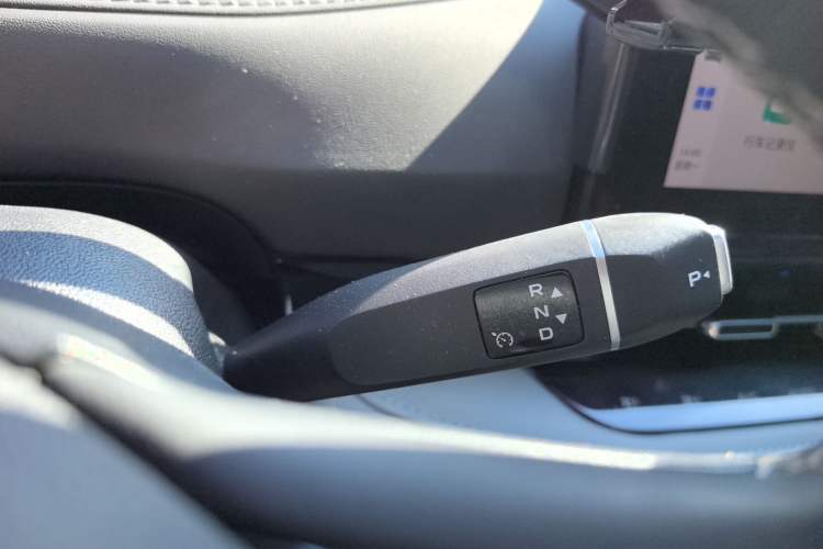 Used CHANGAN NEVO Q05 2025 Truly Delicious Version 125 Leading-Edge Edition Gear Lever