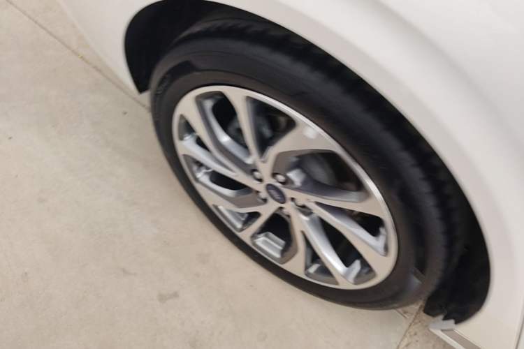 Used Ford Mondeo 2022 Facelifted EcoBoost 245 Ultimate Edition Right Rear Wheel Hub