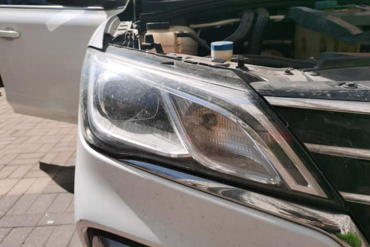 Used Roewe Ei5 2018 Internet Luxury Edition Right Front Headlight