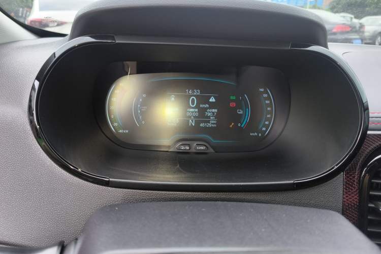 Used Chery QQ Little Ant 2022 Sweet Pink Edition Half-Sugar Version 3-Cell Lithium 30kW 301km
