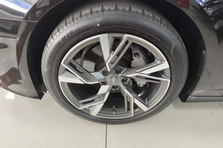 Used Audi A6L 2021 40 TFSI Luxury Dynamic Edition Left Front Wheel Hub