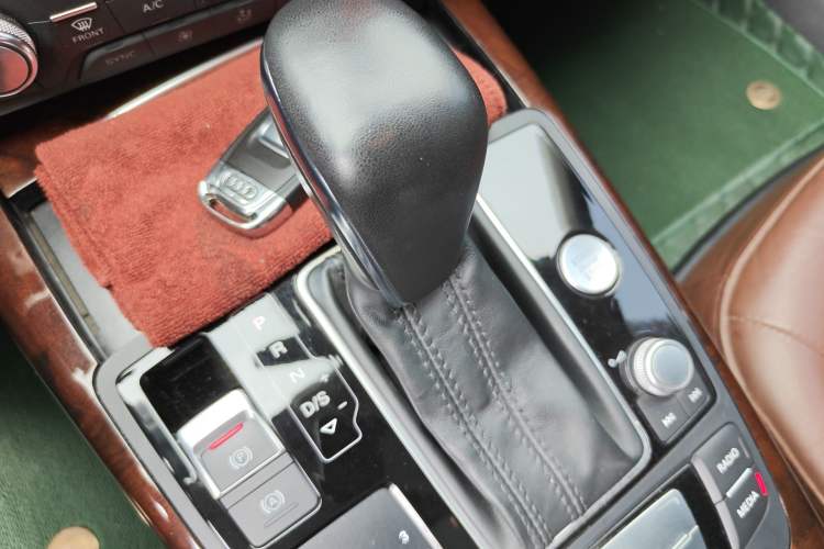 Used Audi A6L 2016 30 FSI Comfort Version Gear Lever