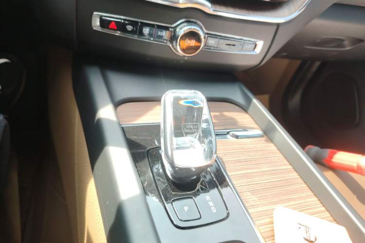 Used Volvo XC60 2023 B5 4x4 Smart Luxury Edition