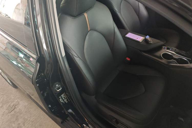 Used Toyota Camry 2021 2.0G Luxury Edition Right Front Seat