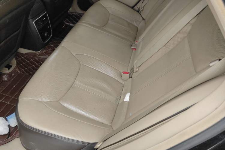 Used Chrysler 300C 2012 3.6L Luxury Edition Left Rear Seat