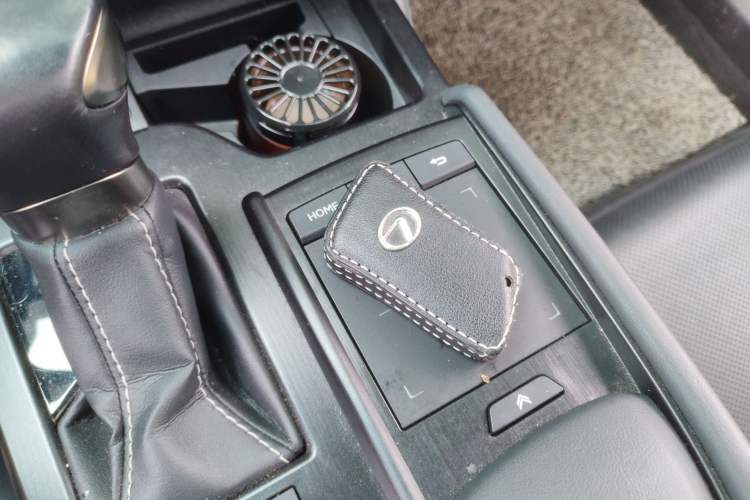 Used Lexus ES 2020 300h Premier Edition