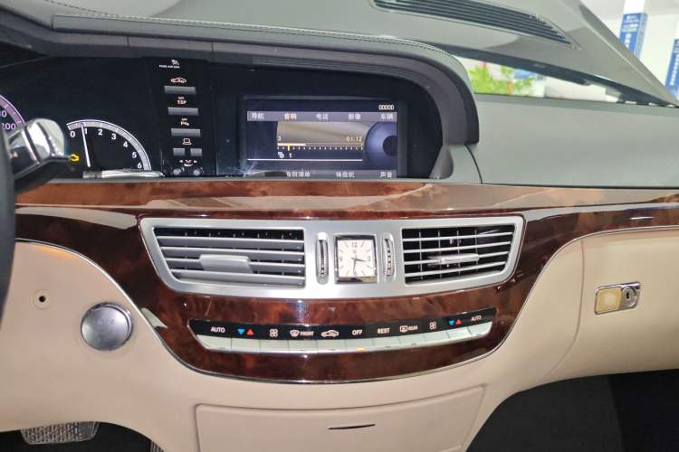 Used Mercedes-Benz S-Class 2008 S 350 L Luxury Model Audio And AC Panel