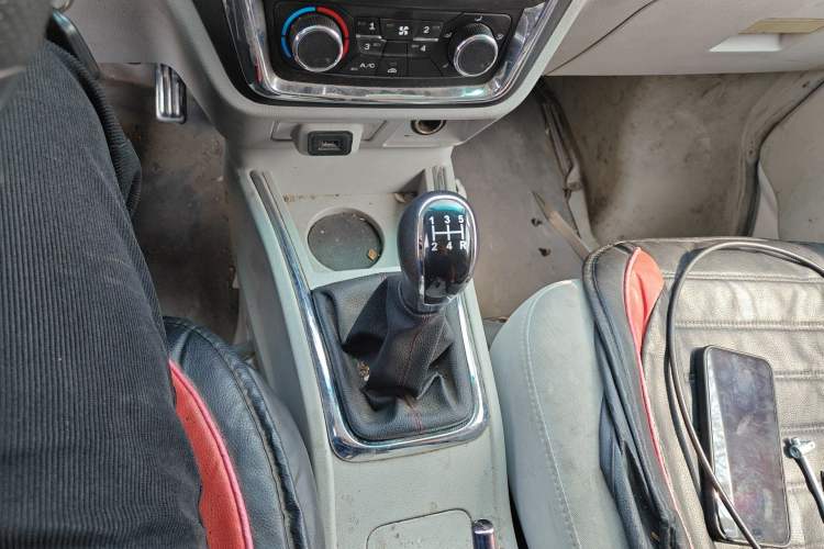 Used Jinbei New Hiace X30L 2018 1.5L Box Truck Wealth Edition DLCG14 Gear Lever