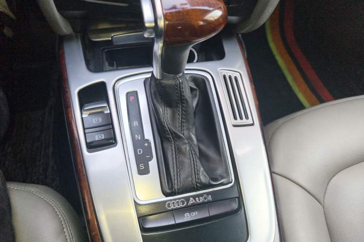 Used Audi A4L 2011 2.0 TFSI Standard Model
