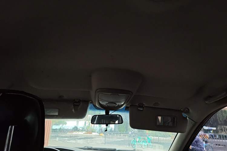 Used SsangYong Actyon 2014 2.3L Two-Wheel Drive Manual Transmission Entry-Level Gasoline Version