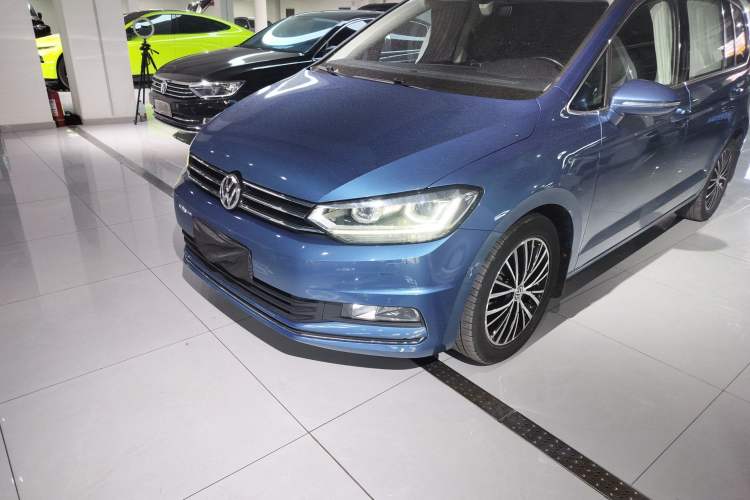 Used Volkswagen Touran 2018 Volkswagen Touran L 280TSI DSG Luxury Edition 7 Seats Left Front Headlight