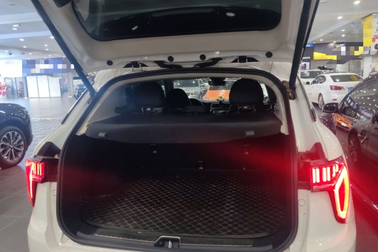 Used Lynk & Co 01 2017 2.0T Two-Wheel Drive Pro Edition Trunk