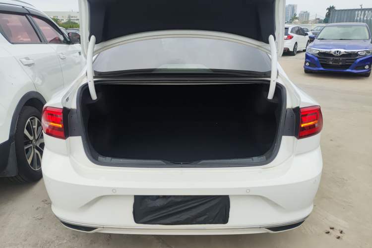 Used Volkswagen Lamando 2021 230TSI DSG Fashion Edition Trunk