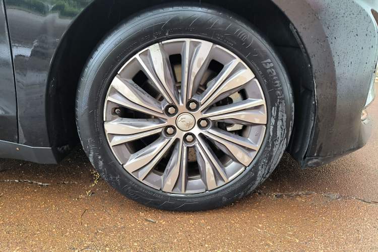 Used Hongqi E-QM5 2022 431 km Charge & Enjoy Edition