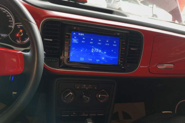 Used Volkswagen Beetle 2014 1.2TSI Comfort Model Audio And AC Panel