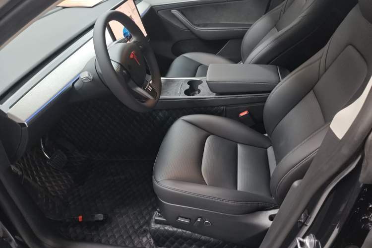 Used Tesla Model Y 2024 Rear-Wheel-Drive Version
