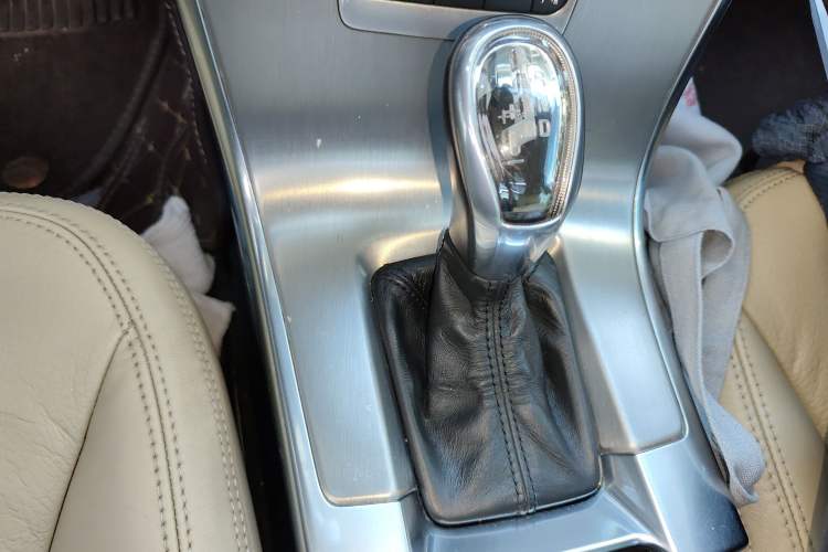 Used Volvo XC60 2013 T5 Comfort Edition Gear Lever