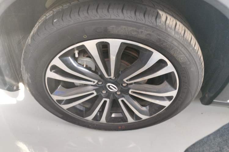 Used GAC Trumpchi GS5 2021 Advanced Model 270T Tech Smart Edition Left Front Wheel Hub