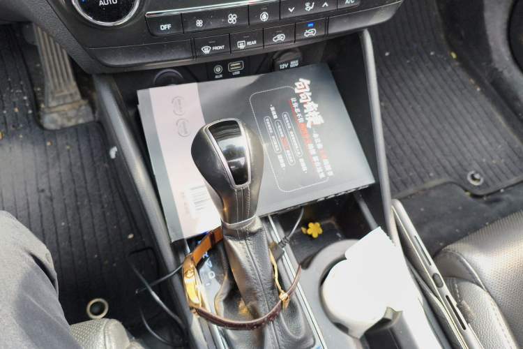 Used Hyundai Tucson 2018 1.6T Dual-Clutch Two-Wheel Drive 15th Anniversary Special Edition Gear Lever