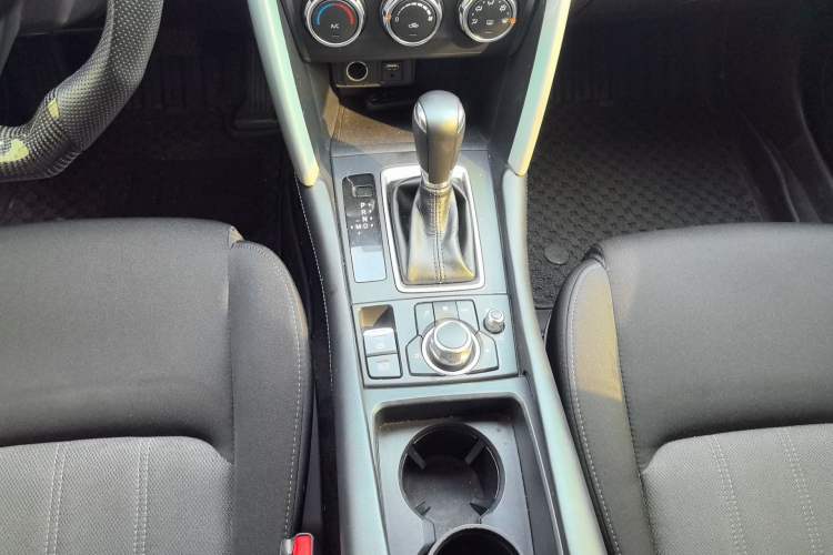 Used Mazda CX-4 2018 2.0L Automatic Two-Wheel Drive Blue Sky Dynamic Version China V Standard Gear Lever