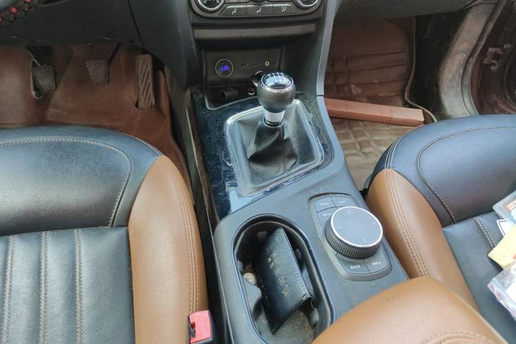 Used Soueast DX7 2016 1.5T Manual Triumph Edition
