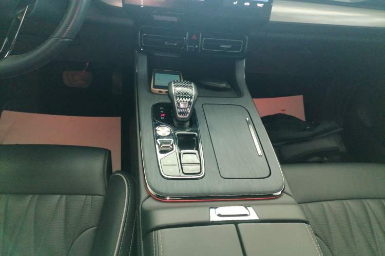 Used GAC Trumpchi GS8 2022 Double-Energy Series 2.0TM Four-Wheel Drive Premium Edition (7 Seats) Gear Lever