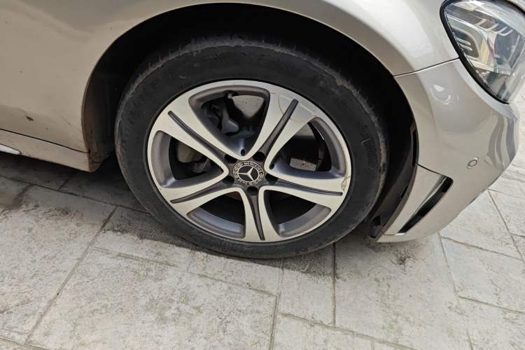 Used Mercedes-Benz C-Class 2020 Restyled C 260 L Sport Edition Right Front Wheel Hub