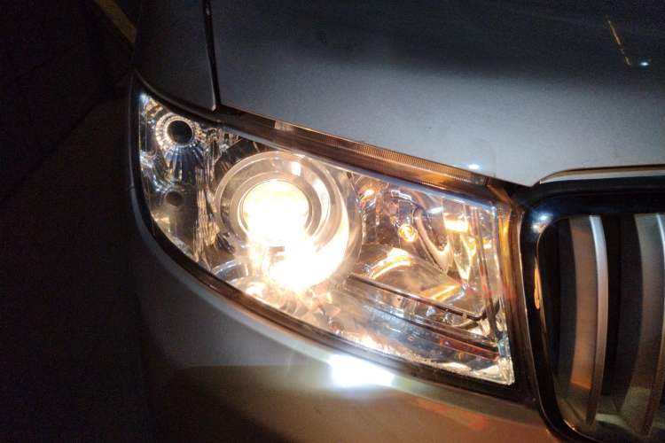 Used Jinbei Hiace X30 CNG 2021 1.5L Natural Gas Comfort-Class Passenger Vehicle SWCC15M