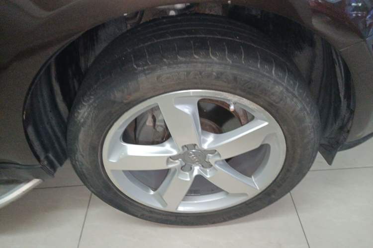 Used Audi Q5 2016 40 TFSI Technology Edition Right Front Wheel Hub