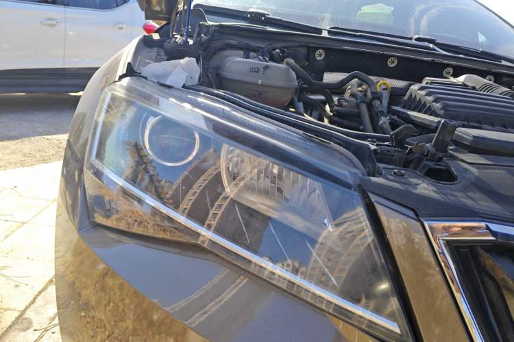 Used Skoda Superb 2018 TSI280 DSG Comfort Edition China V Standard Right Front Headlight